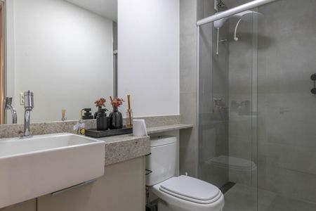 Banheiro de apartamento à venda com 2 quartos, 74m² em Barro Preto, Belo Horizonte