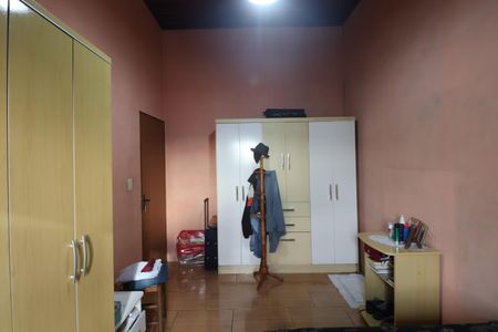 Casa à venda com 240m², 3 quartos e 2 vagasQuarto 2