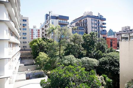 Vista da Suíte da Closet de apartamento para alugar com 2 quartos, 91m² em Independência, Porto Alegre