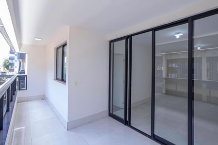 Varanda da sala de apartamento para alugar com 4 quartos, 110m² em Ouro Preto, Belo Horizonte