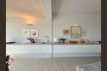 Apartamento à venda com 100m², 2 quartos e 2 vagasSala