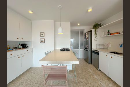Apartamento à venda com 100m², 2 quartos e 2 vagasCozinha