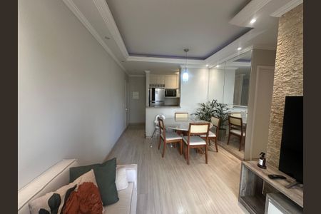 Sala de apartamento para alugar com 3 quartos, 68m² em Jardim Tupanci, Barueri