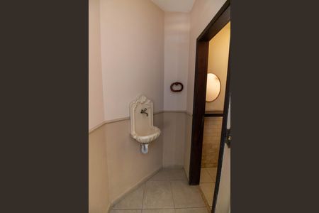 Casa de condomínio à venda com 140m², 3 quartos e 3 vagasLavabo