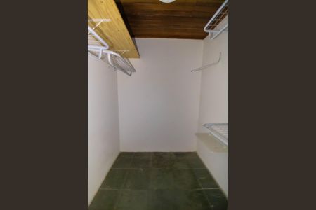 Casa de condomínio à venda com 140m², 3 quartos e 3 vagasCloset da suíte