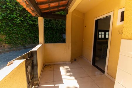 Casa de condomínio à venda com 140m², 3 quartos e 3 vagasÁrea de Serviço