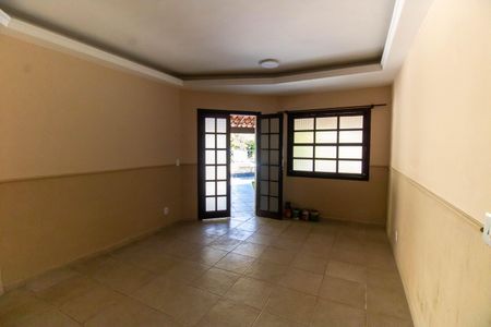 Casa de condomínio à venda com 140m², 3 quartos e 3 vagasSala