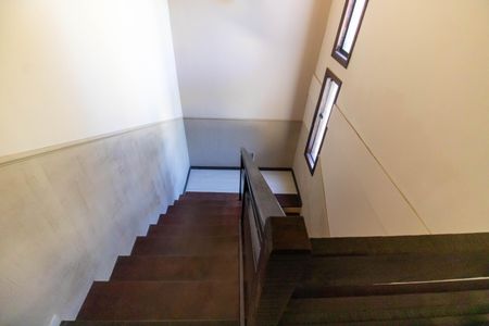 Casa de condomínio à venda com 140m², 3 quartos e 3 vagasEscada 