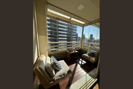 Apartamento à venda com 90m², 3 quartos e 2 vagasVaranda