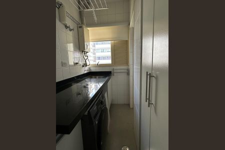 Apartamento à venda com 90m², 3 quartos e 2 vagasLavanderia