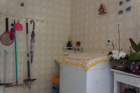 Casa à venda com 186m², 4 quartos e 3 vagas Casa à venda com 186m², 4 quartos e 3 vagasÁrea de Serviço