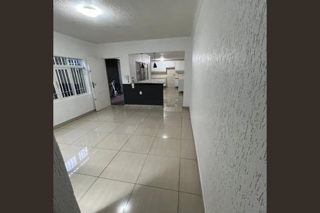 Sala de casa à venda com 3 quartos, 220m² em São Lucas, São Paulo