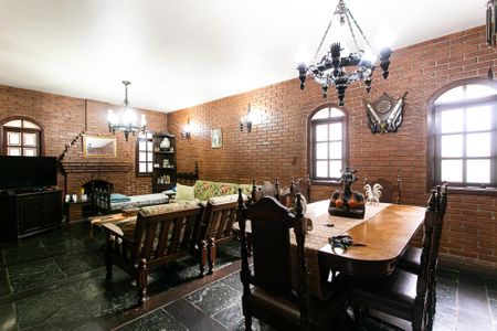 Sala de casa à venda com 4 quartos, 250m² em Vila Carrão, São Paulo