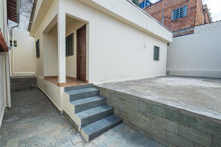 Casa para alugar com 120m², 2 quartos e sem vaga Casa para alugar com 120m², 2 quartos e sem vagaQuintal