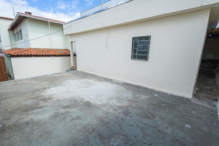 Casa para alugar com 120m², 2 quartos e sem vaga Casa para alugar com 120m², 2 quartos e sem vagaQuintal
