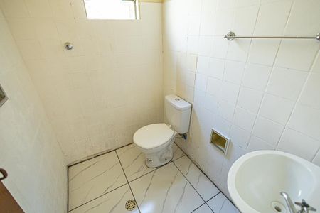 Casa para alugar com 120m², 2 quartos e sem vaga Casa para alugar com 120m², 2 quartos e sem vagaBanheiro
