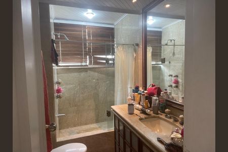Apartamento para alugar com 188m², 4 quartos e 3 vagasBanheiro