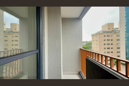 Varanda de kitnet/studio à venda com 1 quarto, 25m² em Pinheiros, São Paulo