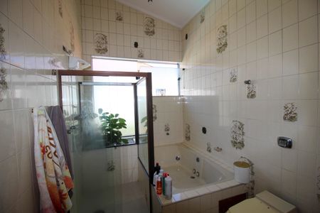 Casa para alugar com 360m², 3 quartos e 4 vagasBanheiro da Suíte