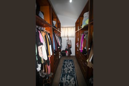 Casa para alugar com 360m², 3 quartos e 4 vagasCloset da suíte