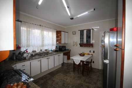 Casa para alugar com 360m², 3 quartos e 4 vagasCozinha