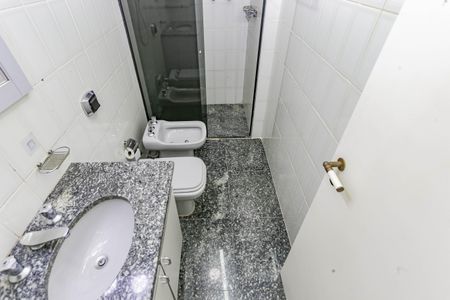 Apartamento à venda com 384m², 3 quartos e 4 vagasBanheiro da Suíte 1
