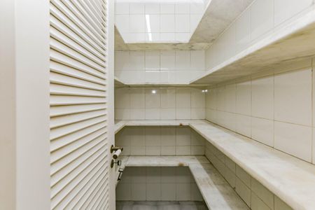 Apartamento à venda com 384m², 3 quartos e 4 vagasDespensa