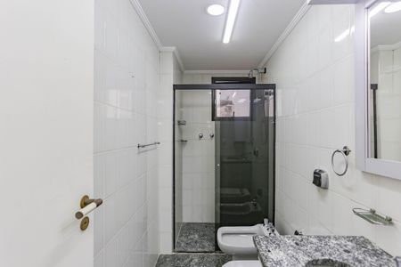 Apartamento à venda com 384m², 3 quartos e 4 vagasBanheiro da Suíte 2