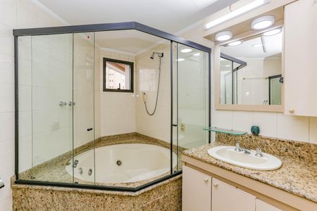 Apartamento à venda com 384m², 3 quartos e 4 vagasBanheiro da Suíte 3