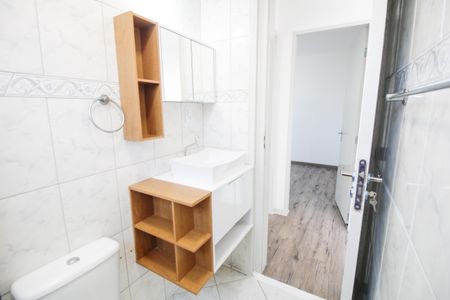 Apartamento à venda com 62m², 2 quartos e 1 vaga Apartamento à venda com 62m², 2 quartos e 1 vagaBanheiro