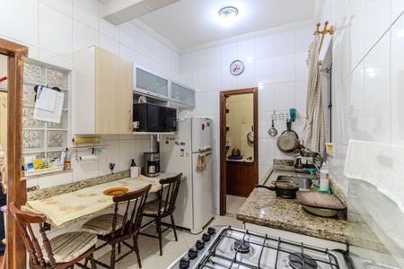Apartamento à venda com 140m², 2 quartos e 2 vagasCozinha