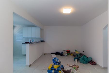 Casa para alugar com 100m², 2 quartos e 1 vaga Casa para alugar com 100m², 2 quartos e 1 vagaSala