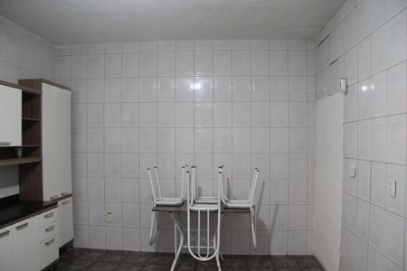 Casa à venda com 260m², 2 quartos e 3 vagasCozinha 