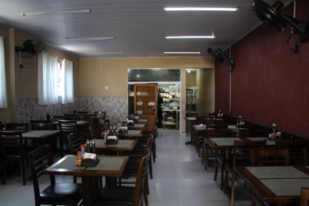 Casa à venda com 260m², 2 quartos e 3 vagasSalão comercial 