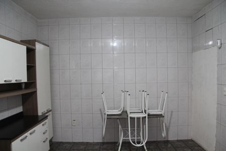 Casa à venda com 260m², 2 quartos e 3 vagasCozinha 