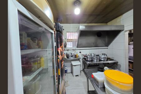 Casa à venda com 260m², 2 quartos e 3 vagasCozinha 