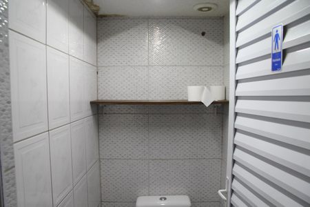 Casa à venda com 260m², 2 quartos e 3 vagasBanheiro Social