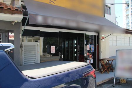 Casa à venda com 260m², 2 quartos e 3 vagasFachada