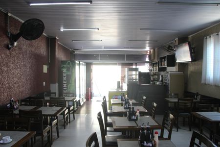 Casa à venda com 260m², 2 quartos e 3 vagasSalão comercial 