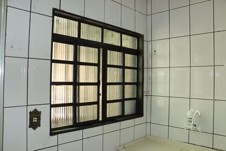 Casa para alugar com 2 quartos, 45m² em Jardim do Colegio, Embu das Artes