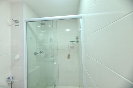 Apartamento à venda com 48m², 2 quartos e 1 vaga Apartamento à venda com 48m², 2 quartos e 1 vagaBanheiro
