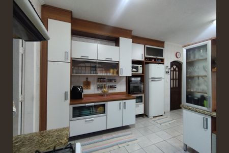 Casa à venda com 350m², 3 quartos e 6 vagasCozinha - Armários