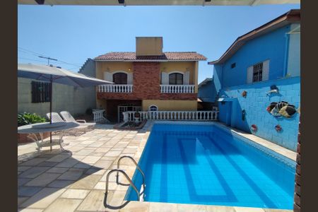 Casa à venda com 350m², 3 quartos e 6 vagasQuintal 
