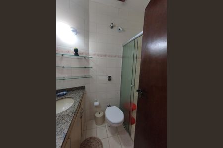 Casa à venda com 350m², 3 quartos e 6 vagasBanheiro - torneira