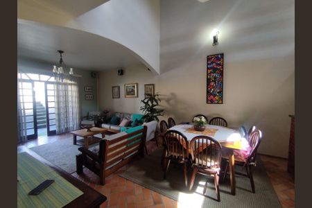 Casa à venda com 350m², 3 quartos e 6 vagasSala 