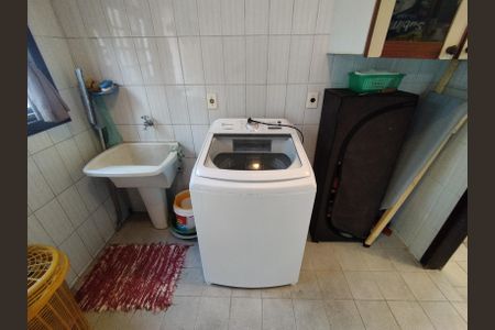 Casa à venda com 350m², 3 quartos e 6 vagasÁrea de Serviço