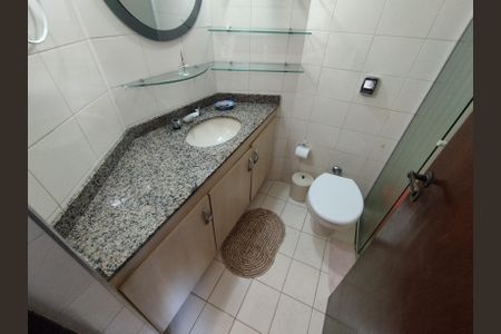 Casa à venda com 350m², 3 quartos e 6 vagasBanheiro - torneira