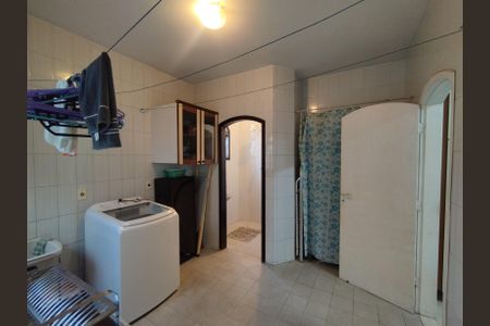 Casa à venda com 350m², 3 quartos e 6 vagasÁrea de Serviço