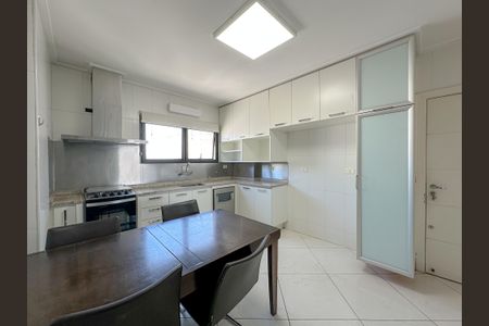 Apartamento para alugar com 315m², 5 quartos e 3 vagasCozinha
