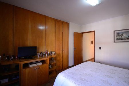 Casa à venda com 358m², 4 quartos e 5 vagas Casa à venda com 358m², 4 quartos e 5 vagasQuarto 1 - Suite